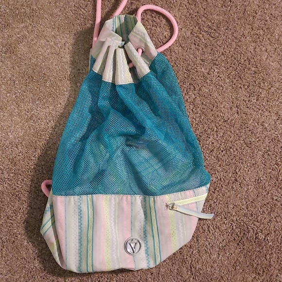 Ivivva mesh beach/swim bag never used w pocket!!